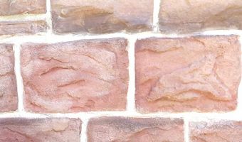 Mauer aus Steinimitat von Harald Wolf