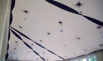 Abgehängte Decke: Illusionsmalerei von Harald Wolf